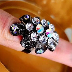 Adjustable costume statement ring sz 5.5‎ black metal band w crystals